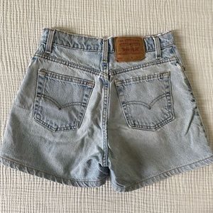 Vintage Levi high rise denim shorts